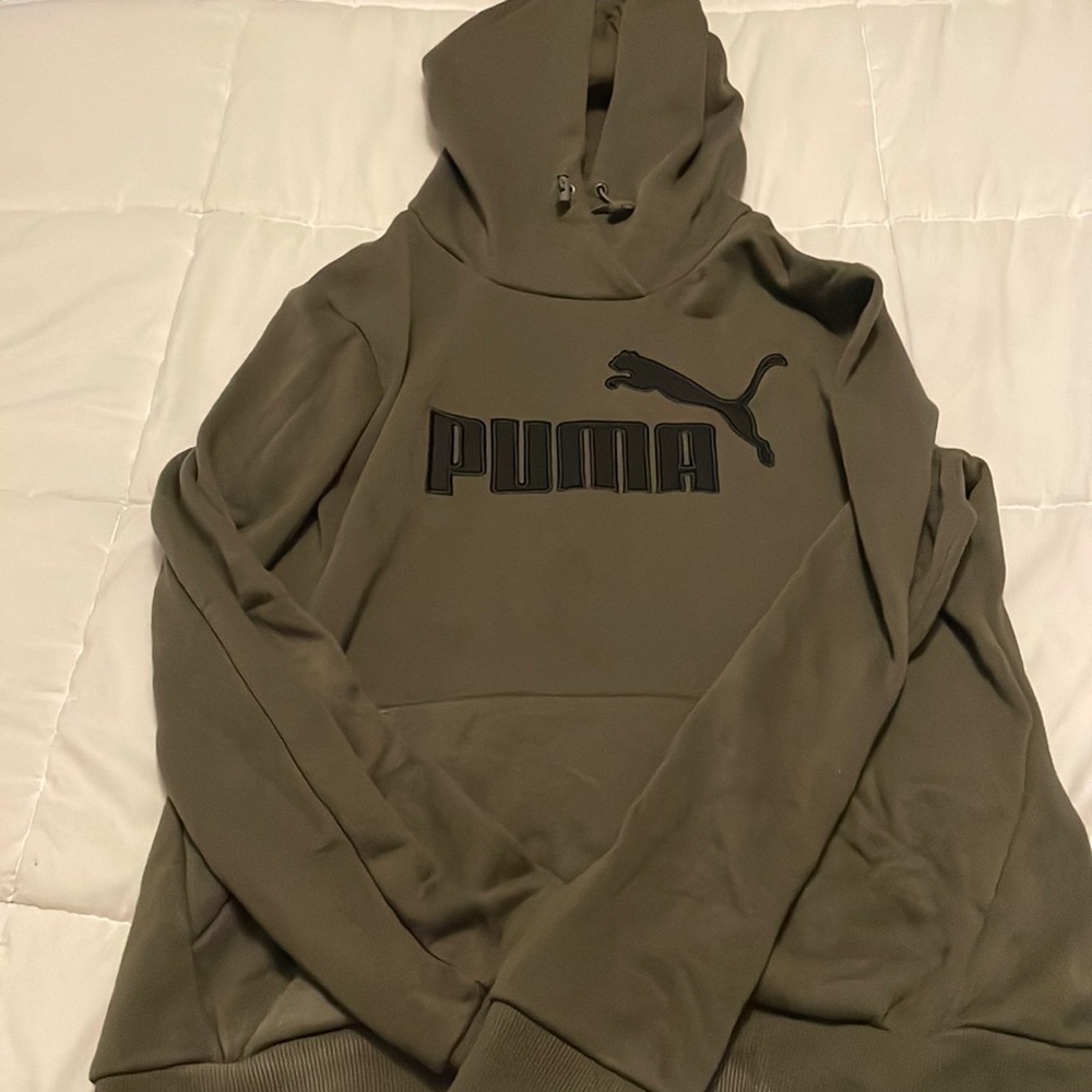 PUMA sweater